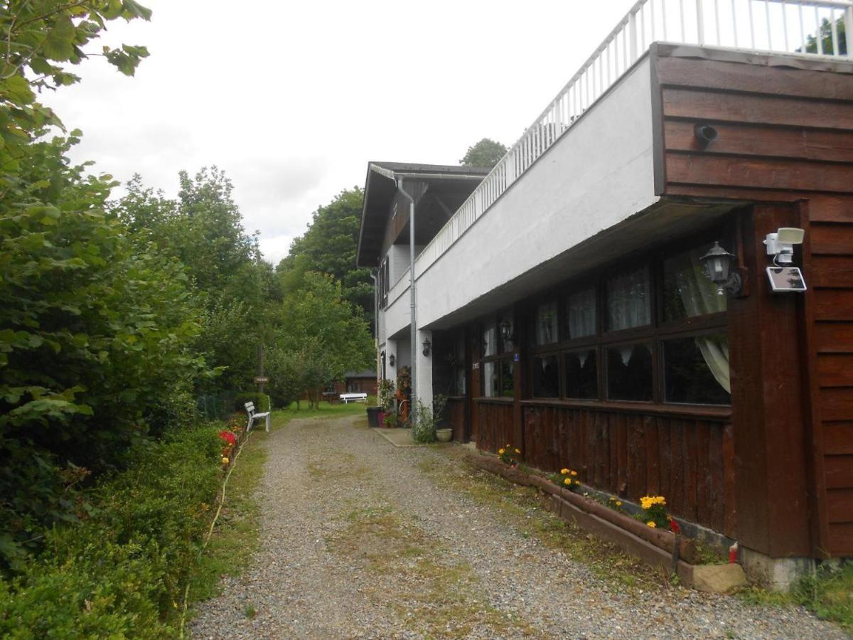 "Le Maloya" Chalets Independants -Chambre Balneo - Relais Motards Lacaune Dış mekan fotoğraf