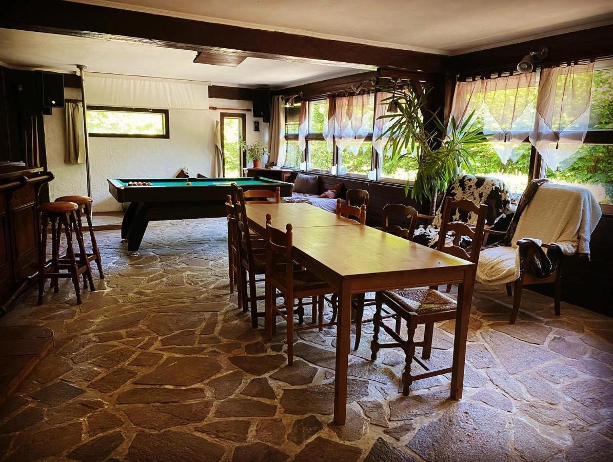 "Le Maloya" Chalets Independants -Chambre Balneo - Relais Motards Lacaune Dış mekan fotoğraf