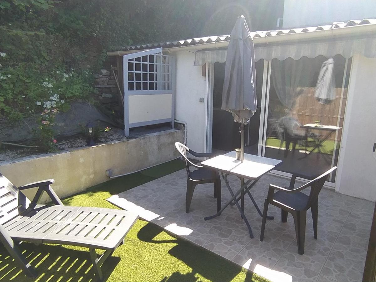 "Le Maloya" Chalets Independants -Chambre Balneo - Relais Motards Lacaune Dış mekan fotoğraf