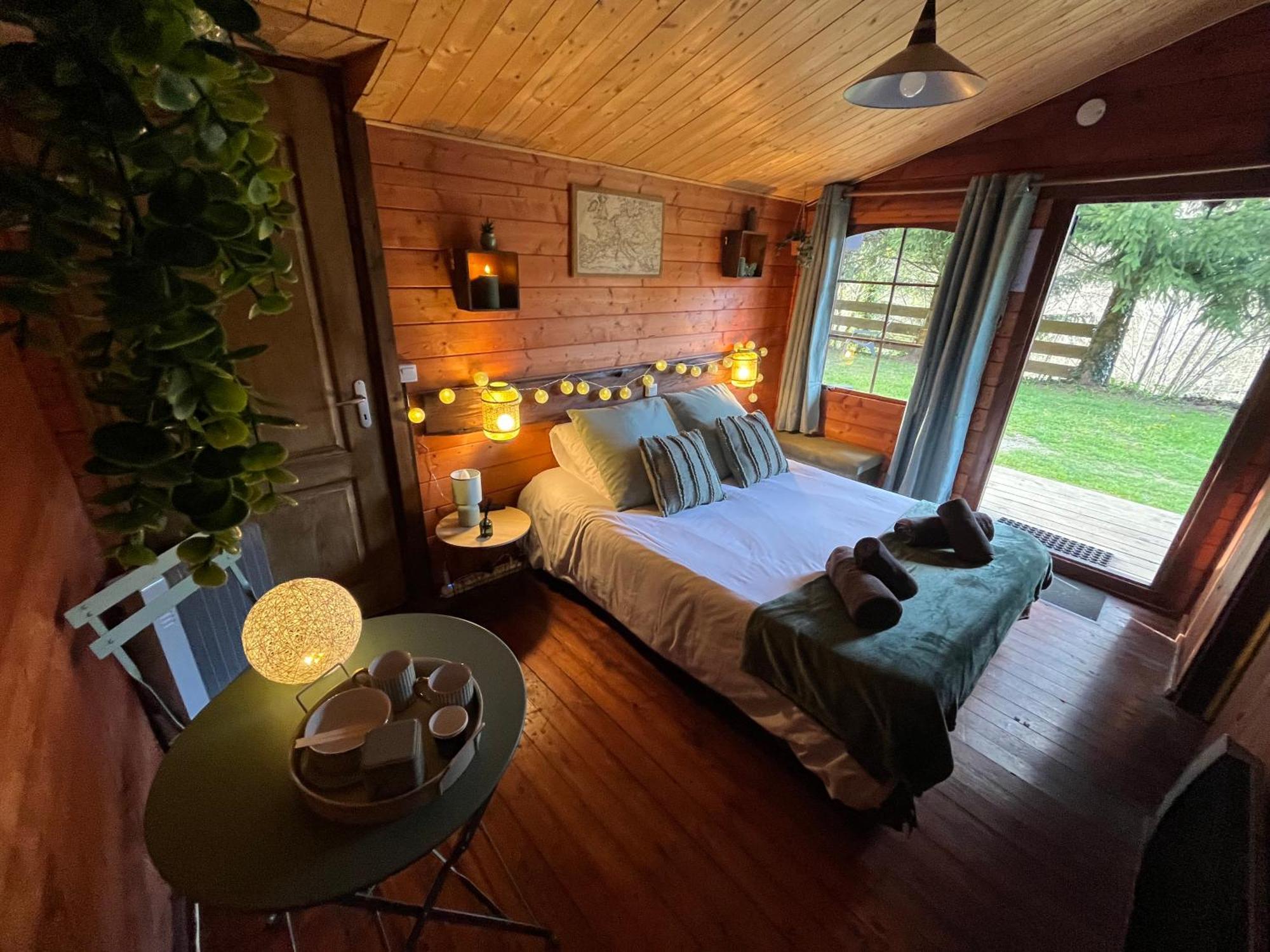 "Le Maloya" Chalets Independants -Chambre Balneo - Relais Motards Lacaune Dış mekan fotoğraf