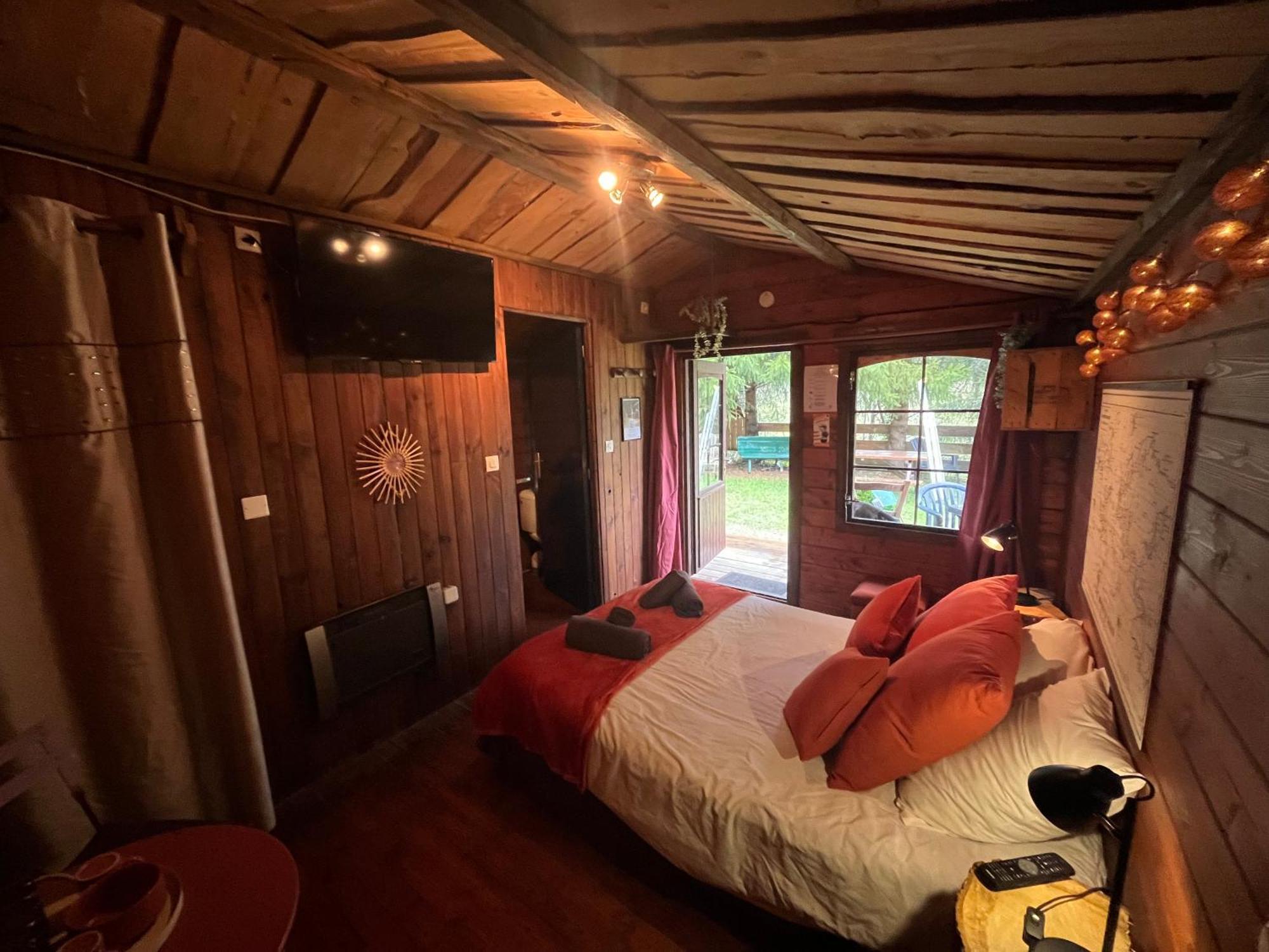 "Le Maloya" Chalets Independants -Chambre Balneo - Relais Motards Lacaune Dış mekan fotoğraf