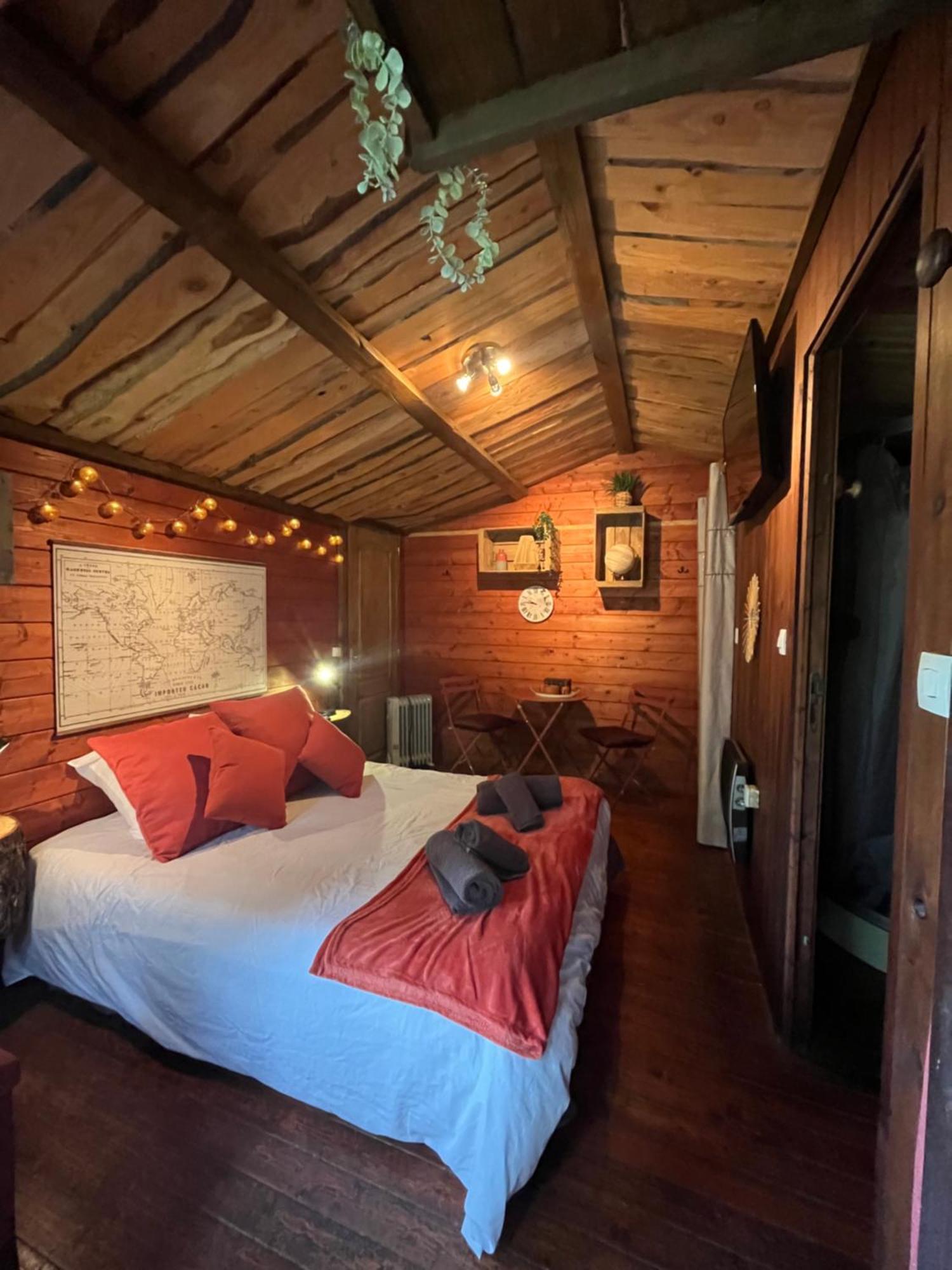 "Le Maloya" Chalets Independants -Chambre Balneo - Relais Motards Lacaune Dış mekan fotoğraf