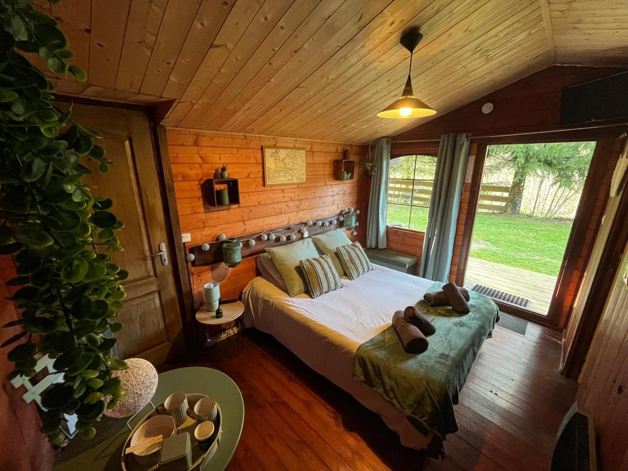 "Le Maloya" Chalets Independants -Chambre Balneo - Relais Motards Lacaune Dış mekan fotoğraf