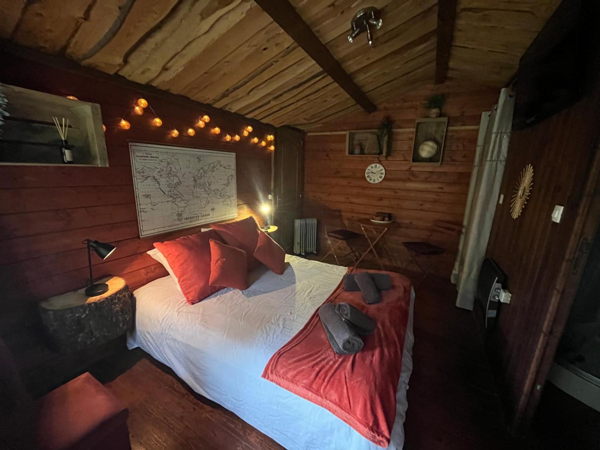 "Le Maloya" Chalets Independants -Chambre Balneo - Relais Motards Lacaune Dış mekan fotoğraf