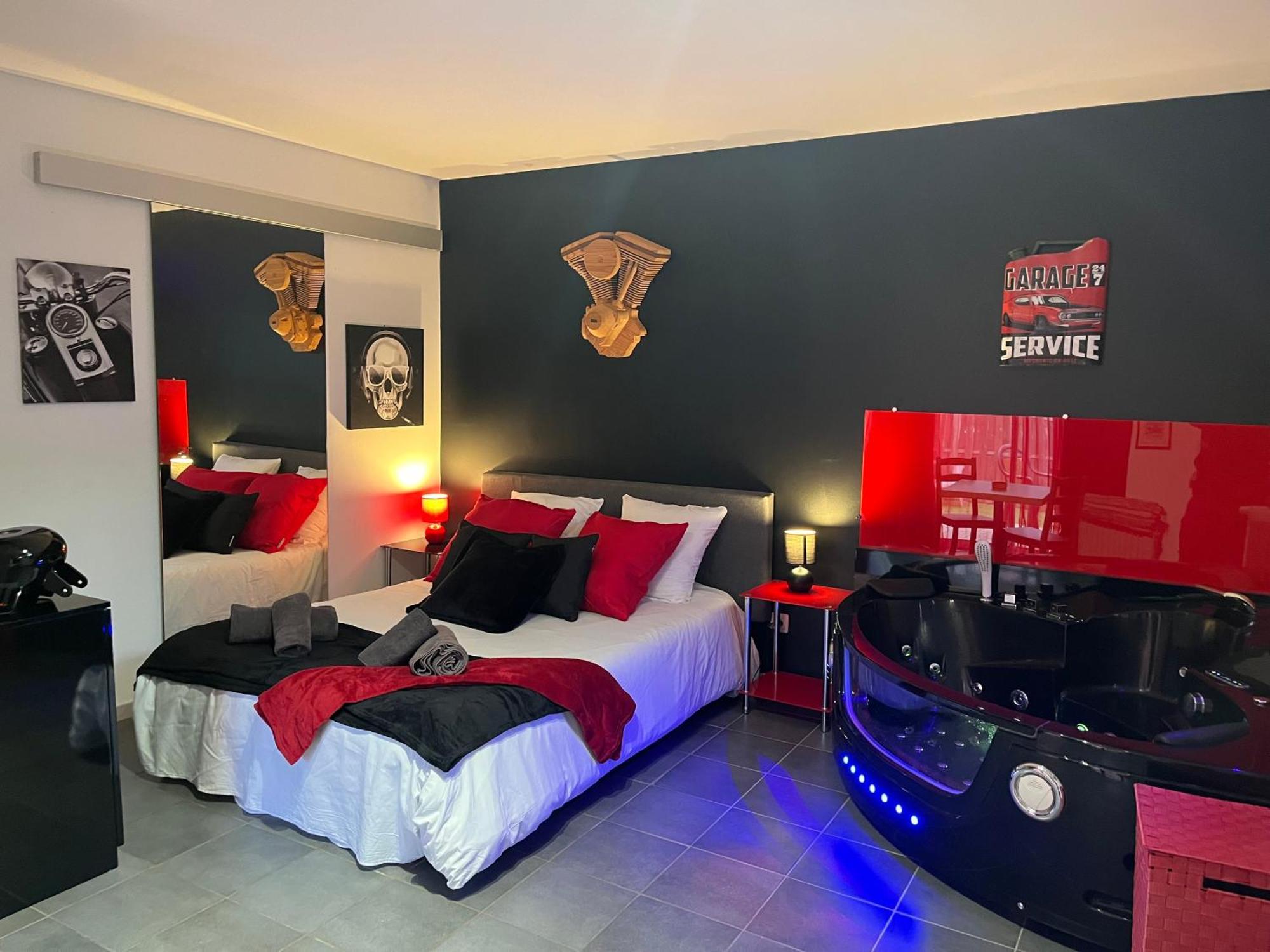 "Le Maloya" Chalets Independants -Chambre Balneo - Relais Motards Lacaune Dış mekan fotoğraf