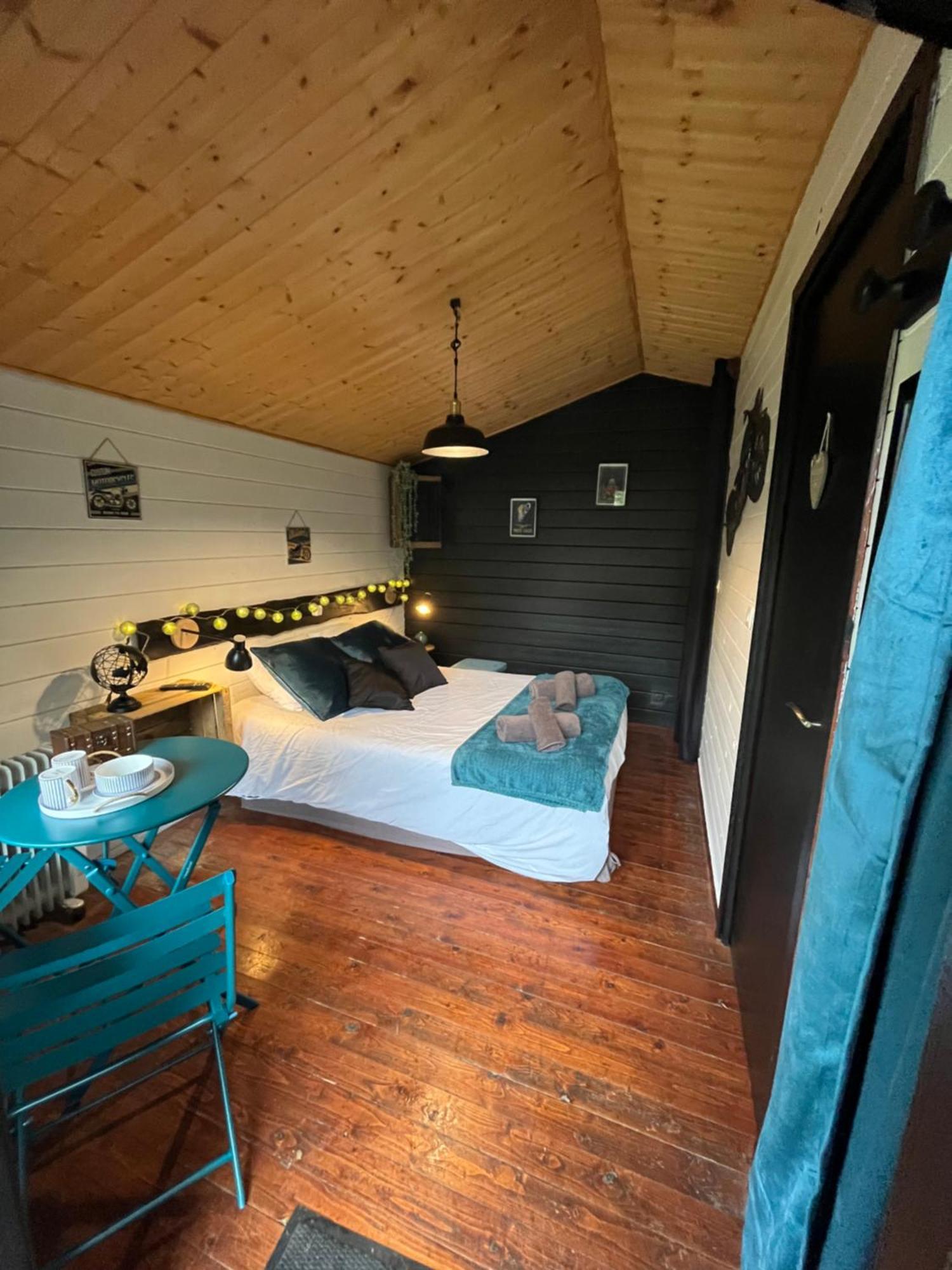 "Le Maloya" Chalets Independants -Chambre Balneo - Relais Motards Lacaune Dış mekan fotoğraf
